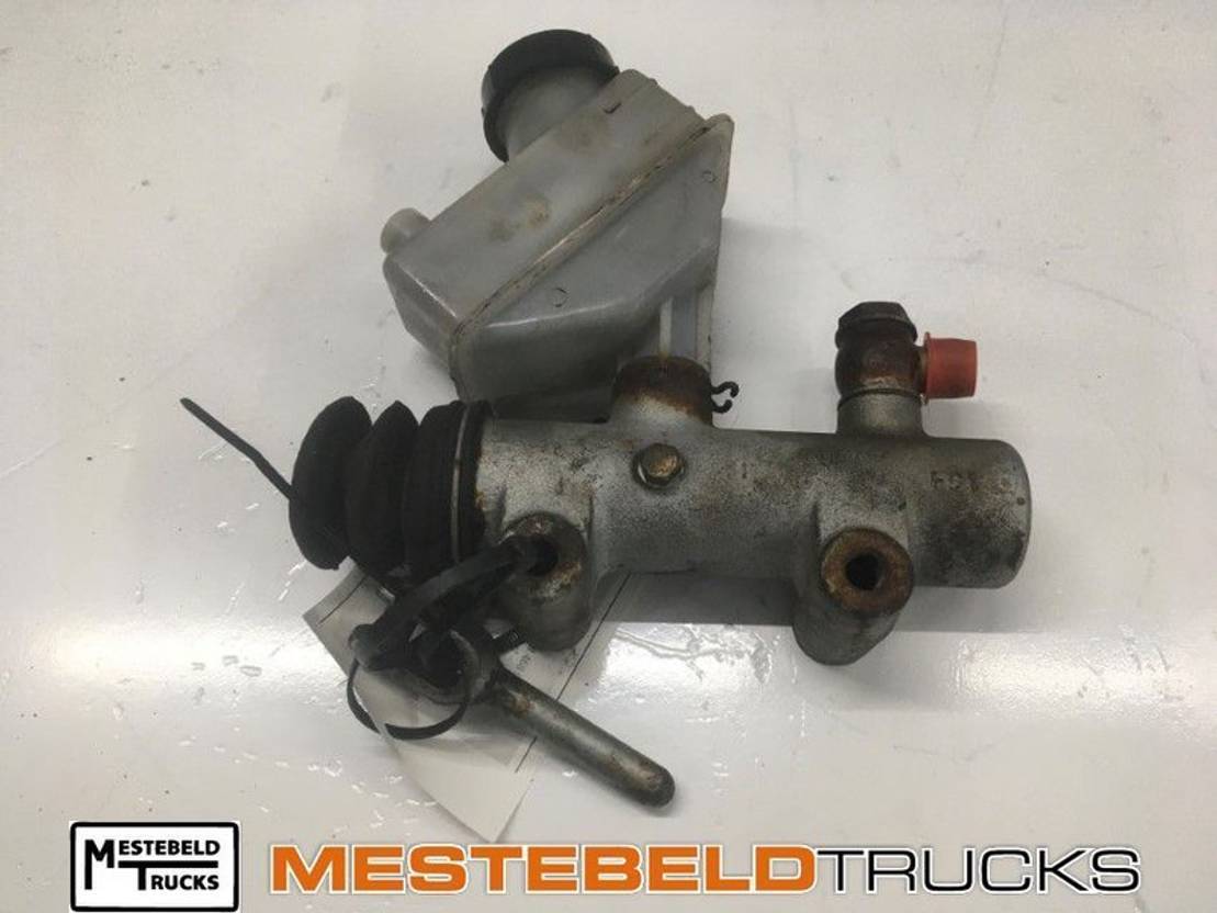 Iveco Koppelingscilinder met reservoir - Cilindro de embrague para Camión: foto 1 Iveco Koppelingscilinder met reservoir - Cilindro de embrague para Camión: foto 1