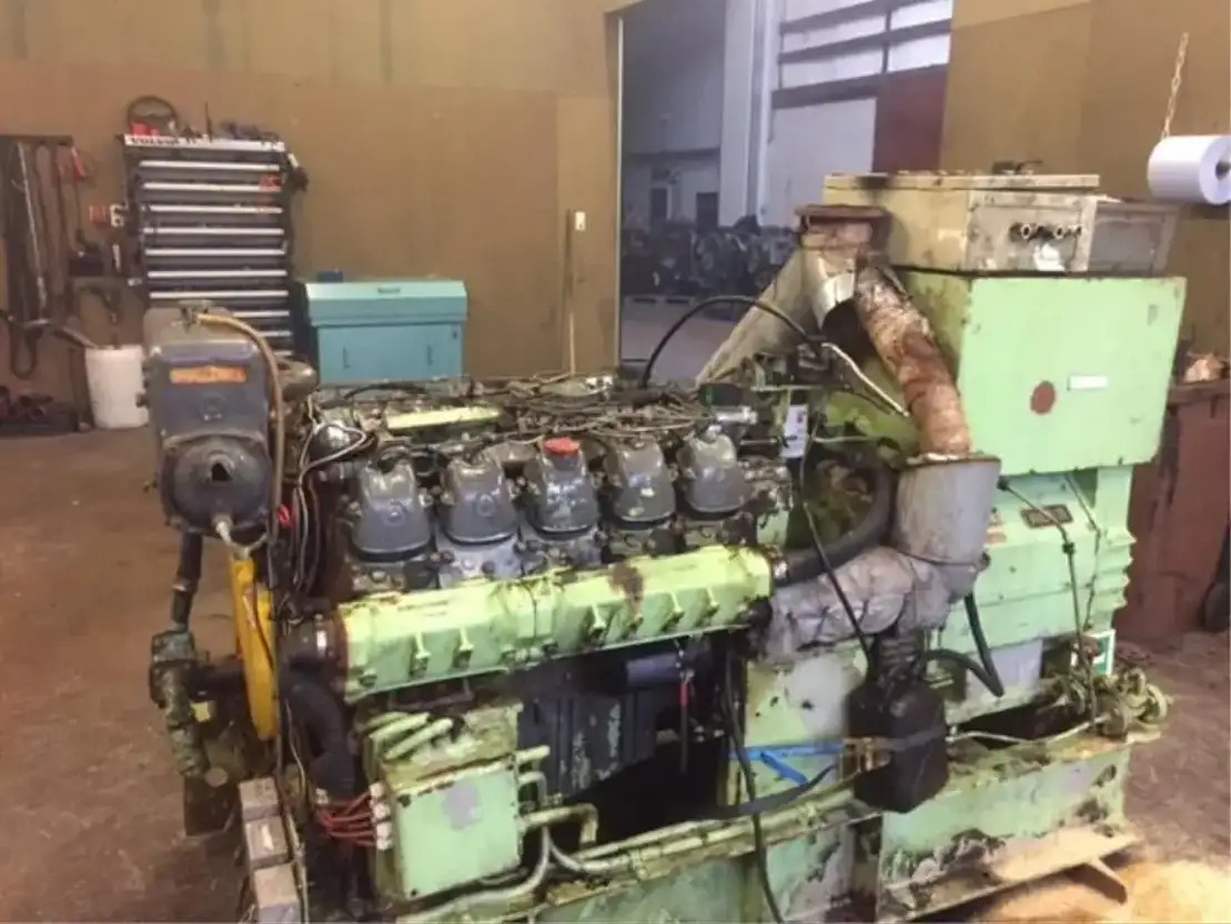 Mercedes-Benz Generator 200 KVA - Generador industriale: foto 2 Mercedes-Benz Generator 200 KVA - Generador industriale: foto 2