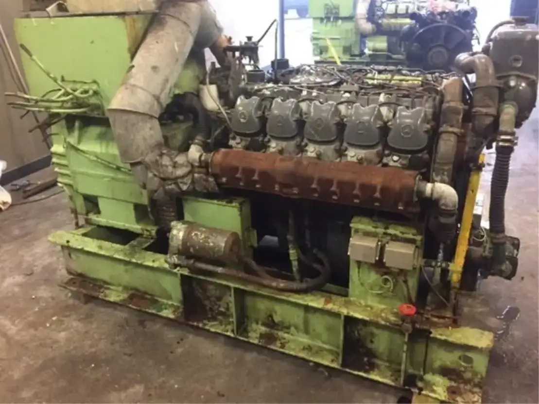 Mercedes-Benz Generator 200 KVA - Generador industriale: foto 1 Mercedes-Benz Generator 200 KVA - Generador industriale: foto 1