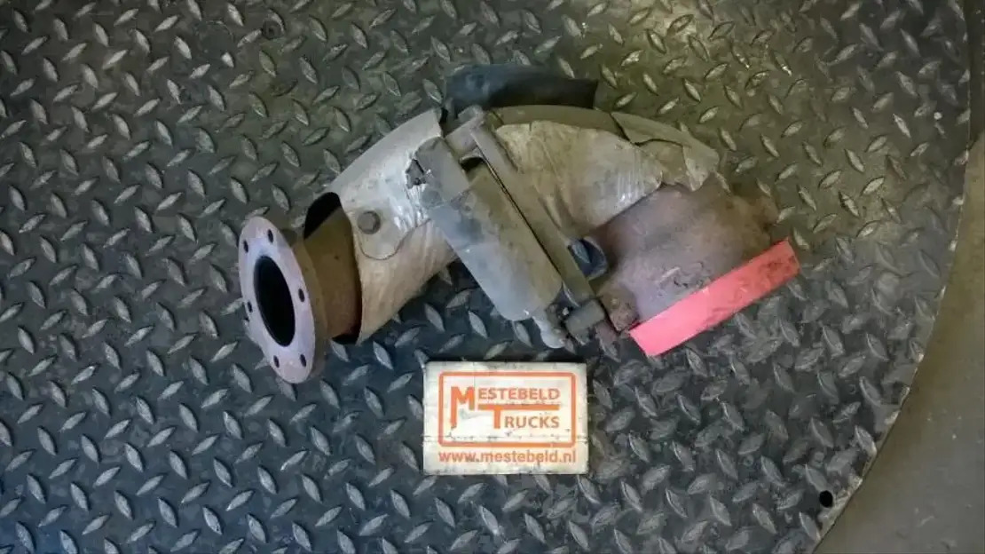 Mercedes-Benz Inlaatpijp - Tubo de admisión de aire para Camión: foto 1 Mercedes-Benz Inlaatpijp - Tubo de admisión de aire para Camión: foto 1