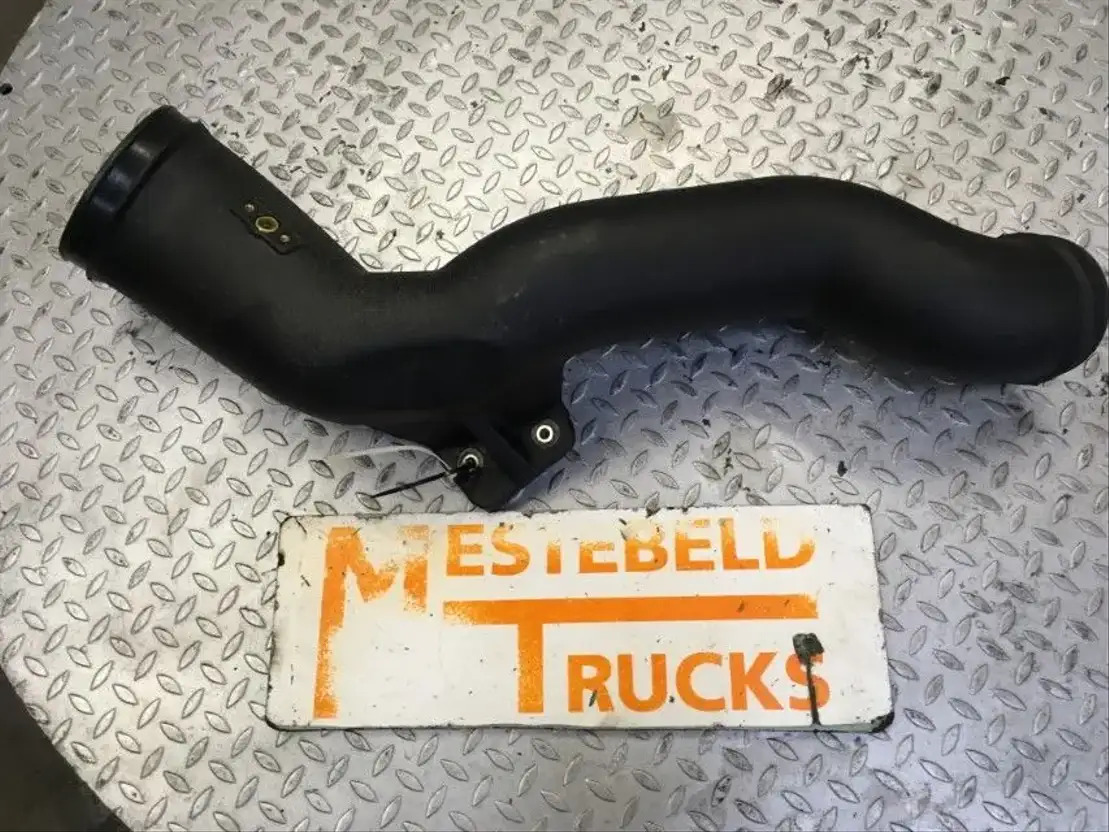 Mercedes-Benz Luchtinlaatpijp - Tubo de admisión de aire para Camión: foto 1 Mercedes-Benz Luchtinlaatpijp - Tubo de admisión de aire para Camión: foto 1