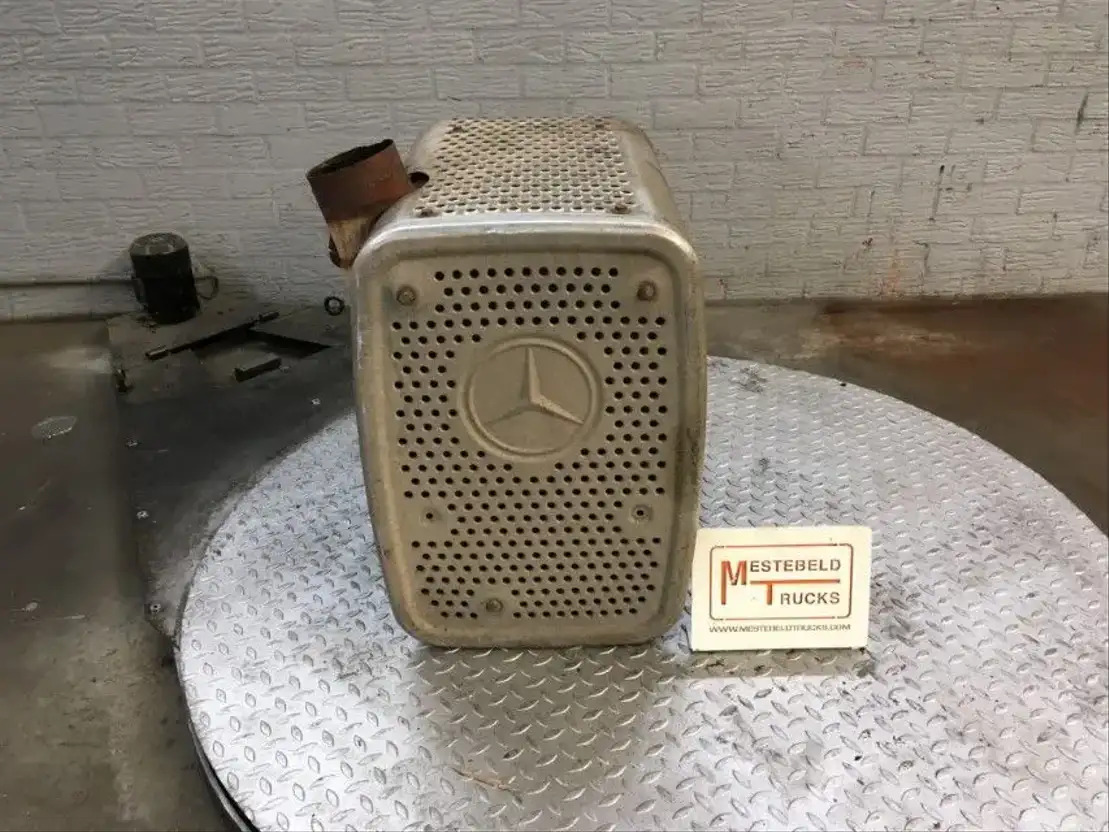Mercedes-Benz Uitlaatdemper Actros - Sistema de escape para Camión: foto 1 Mercedes-Benz Uitlaatdemper Actros - Sistema de escape para Camión: foto 1
