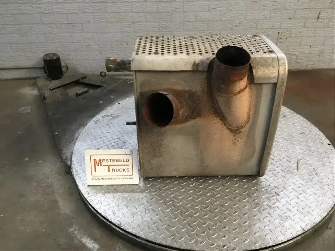 Mercedes-Benz Uitlaatdemper Actros - Sistema de escape para Camión: foto 2 Mercedes-Benz Uitlaatdemper Actros - Sistema de escape para Camión: foto 2