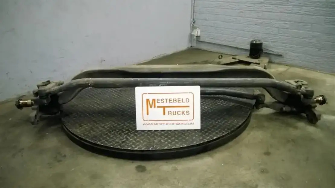 Renault Vooraslichaam met fusees - Eje delantero para Camión: foto 1 Renault Vooraslichaam met fusees - Eje delantero para Camión: foto 1