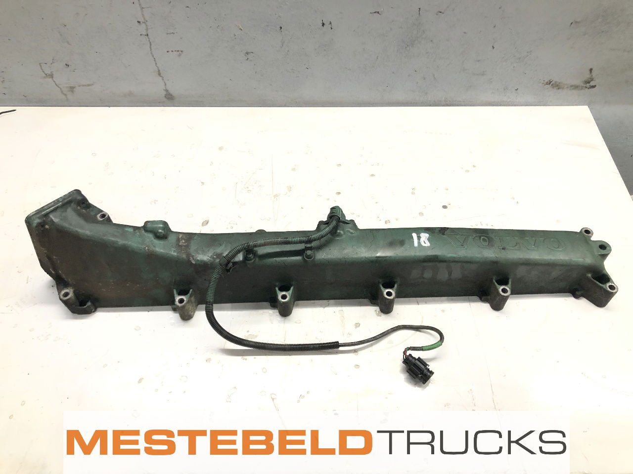 Volvo Inlaatspruitstuk FH-serie - Motor para Camión: foto 1 Volvo Inlaatspruitstuk FH-serie - Motor para Camión: foto 1