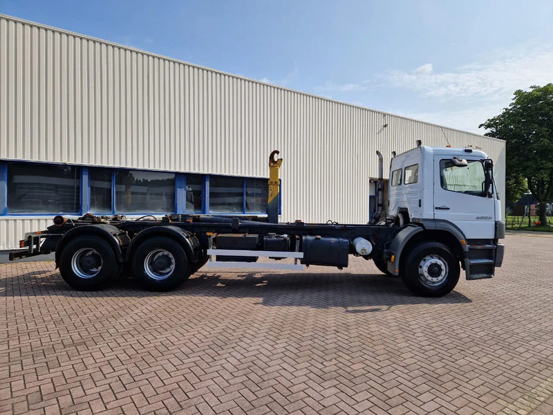 Mercedes-Benz Atego 2628 6x4, Manual gear, full steel suspension - Camión chasis: foto 4 Mercedes-Benz Atego 2628 6x4, Manual gear, full steel suspension - Camión chasis: foto 4