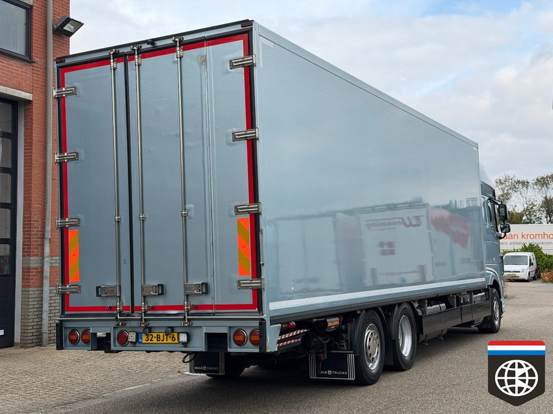 DAF XF 460 FAN TAIL LIFT / TRS / NIGHT A/C / RACING TEAM / CAMPER - Camión frigorífico: foto 5 DAF XF 460 FAN TAIL LIFT / TRS / NIGHT A/C / RACING TEAM / CAMPER - Camión frigorífico: foto 5
