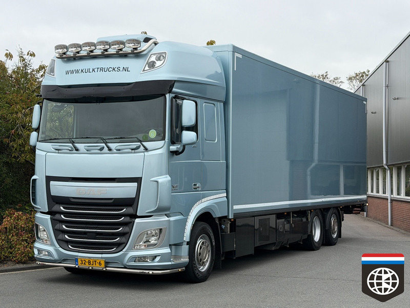 DAF XF 460 FAN TAIL LIFT / TRS / NIGHT A/C / RACING TEAM / CAMPER - Camión frigorífico: foto 1 DAF XF 460 FAN TAIL LIFT / TRS / NIGHT A/C / RACING TEAM / CAMPER - Camión frigorífico: foto 1