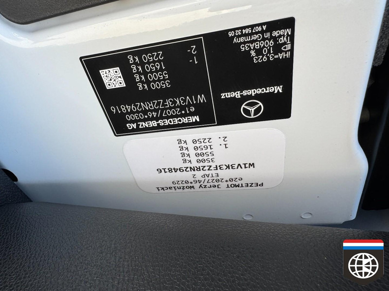 Mercedes-Benz Sprinter  Laadbak verwarming - IDEAAL VOOR TRANSPORT VAN BLOEMEN IN DOZEN en/ of KRATTEN - Furgoneta caja cerrada: foto 2 Mercedes-Benz Sprinter  Laadbak verwarming - IDEAAL VOOR TRANSPORT VAN BLOEMEN IN DOZEN en/ of KRATTEN - Furgoneta caja cerrada: foto 2