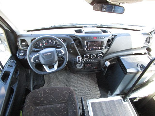 Iveco 65 C 21 Daily Tourys, Euro 6, 24 Sitze, Auto. - Minibús, Furgoneta de pasajeros: foto 4 Iveco 65 C 21 Daily Tourys, Euro 6, 24 Sitze, Auto. - Minibús, Furgoneta de pasajeros: foto 4