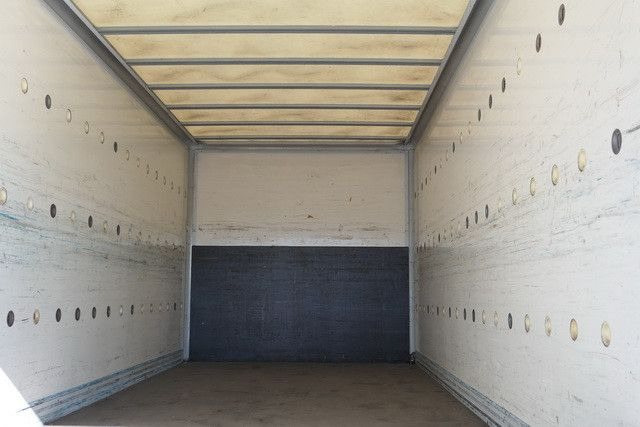 Furgoneta caja cerrada Iveco 80E18 4x2, LBW, AHK, Klima, 6.100mm lang,3. Sitz Iveco 80E18 4x2, LBW, AHK, Klima, 6.100mm lang,3. Sitz: foto 9