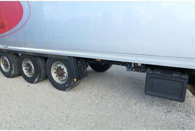 Krone SD, Isoliert, Luft-Lift, BPW, Scheibenbremse - Semirremolque caja cerrada: foto 5 Krone SD, Isoliert, Luft-Lift, BPW, Scheibenbremse - Semirremolque caja cerrada: foto 5