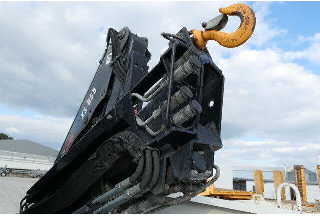 MAN 8.220 TGL BB, Hiab 055 BS-2, Greifer, AHK, Funk - Camión volquete: foto 4 MAN 8.220 TGL BB, Hiab 055 BS-2, Greifer, AHK, Funk - Camión volquete: foto 4