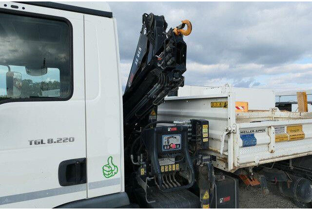 MAN 8.220 TGL BB, Hiab 055 BS-2, Greifer, AHK, Funk - Camión volquete: foto 3 MAN 8.220 TGL BB, Hiab 055 BS-2, Greifer, AHK, Funk - Camión volquete: foto 3