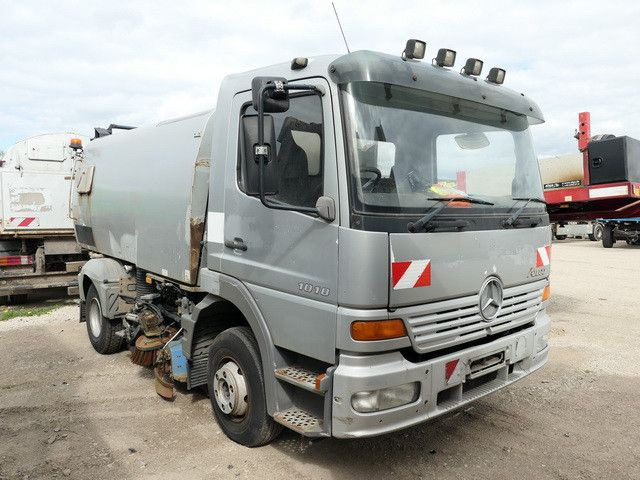 Mercedes-Benz 1018 KO atego 4x2, Bucher-Schörling, Klima - Barredora vial: foto 3 Mercedes-Benz 1018 KO atego 4x2, Bucher-Schörling, Klima - Barredora vial: foto 3