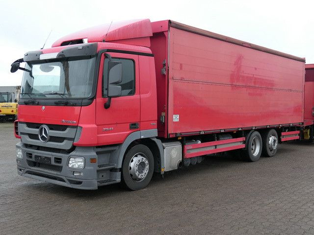 Mercedes-Benz 2541 L NR Actros 6x2, Schwenkwand, Klima, Lift - Camión transporte de bebidas: foto 5 Mercedes-Benz 2541 L NR Actros 6x2, Schwenkwand, Klima, Lift - Camión transporte de bebidas: foto 5