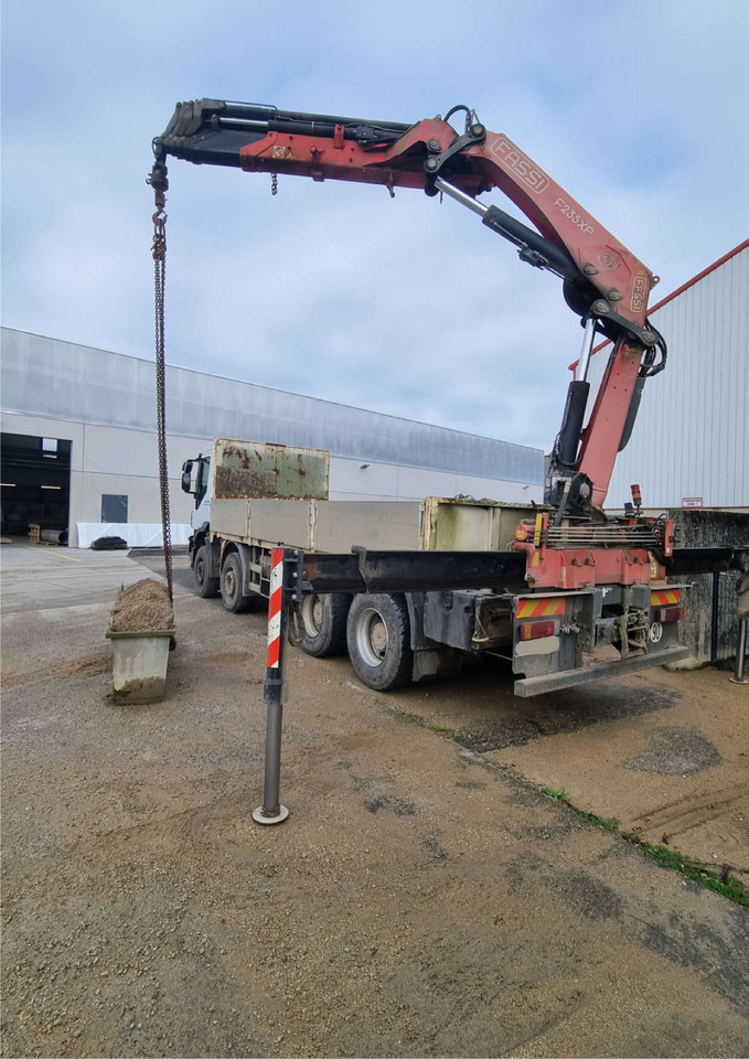 IVECO Trakker - Camión volquete, Camión grúa: foto 1 IVECO Trakker - Camión volquete, Camión grúa: foto 1