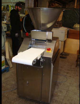 Diviseuse volumétrique CAPLAIN pour boulangerie - Maquinaria de panadería: foto 3 Diviseuse volumétrique CAPLAIN pour boulangerie - Maquinaria de panadería: foto 3