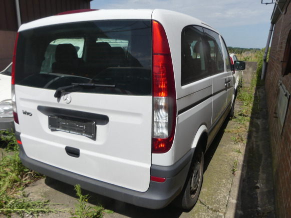 REF:Immatriculé sous : 1-CWZ-976 - Voiture Mercedes-Benz Vito - Furgoneta de pasajeros: foto 3 REF:Immatriculé sous : 1-CWZ-976 - Voiture Mercedes-Benz Vito - Furgoneta de pasajeros: foto 3
