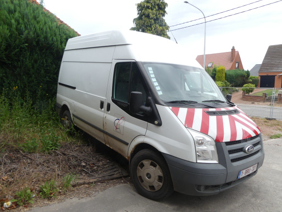 REF:immatriculée sous : 1-BRU-301 - Camionnette Ford Transit - Furgón: foto 2 REF:immatriculée sous : 1-BRU-301 - Camionnette Ford Transit - Furgón: foto 2