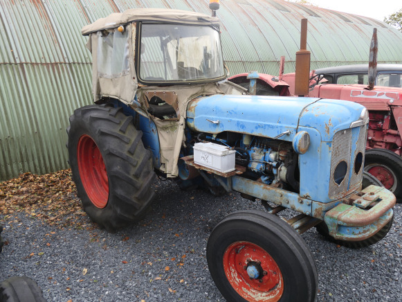 Tracteur agricole + treuil Ford Super Major - Tractor: foto 2 Tracteur agricole + treuil Ford Super Major - Tractor: foto 2