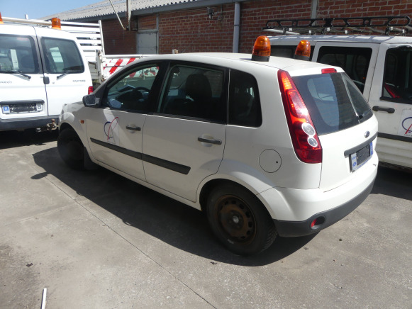 Voiture Ford FIESTA (2006-110.830 km) - Coche: foto 2 Voiture Ford FIESTA (2006-110.830 km) - Coche: foto 2