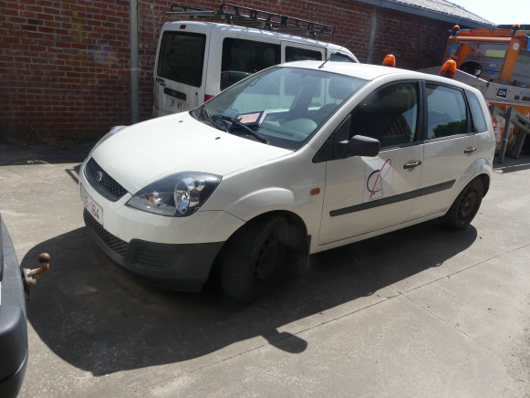 Voiture Ford FIESTA (2006-110.830 km) - Coche: foto 1 Voiture Ford FIESTA (2006-110.830 km) - Coche: foto 1