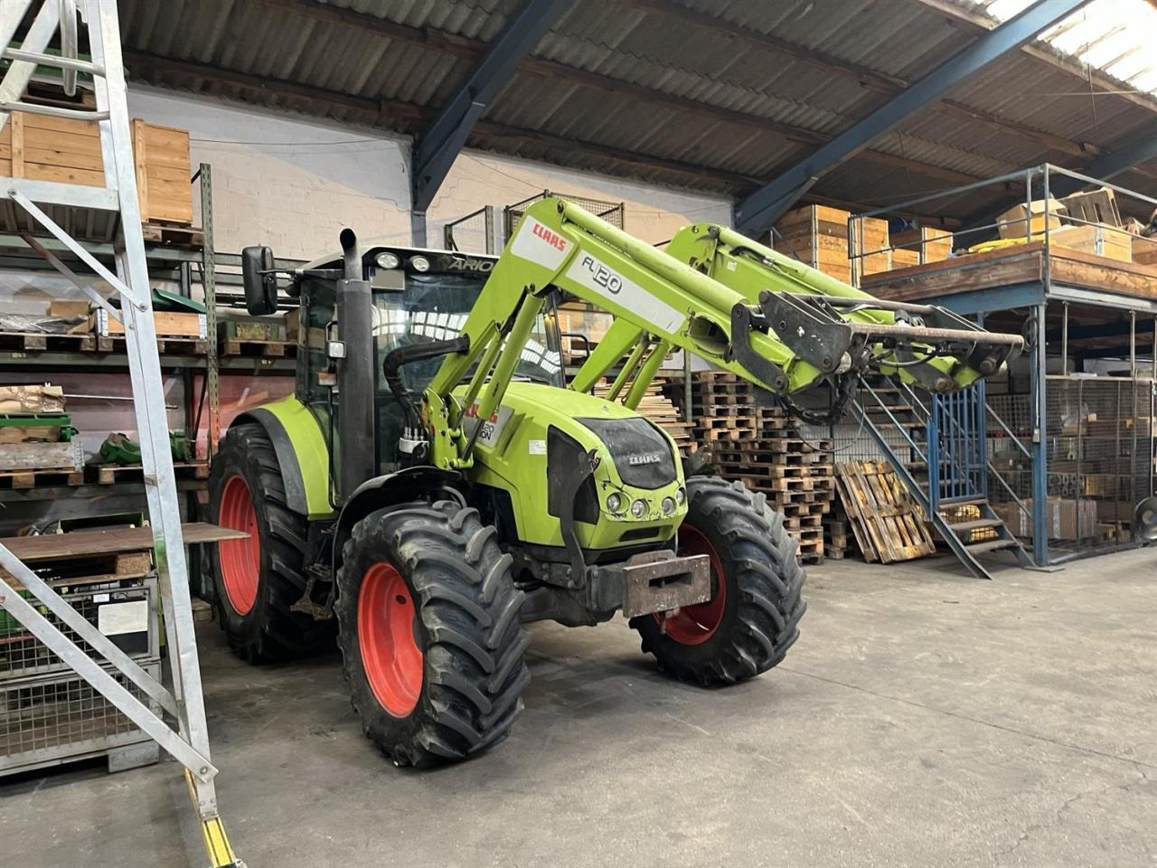 CLAAS Arion 420 - Tractor: foto 2 CLAAS Arion 420 - Tractor: foto 2