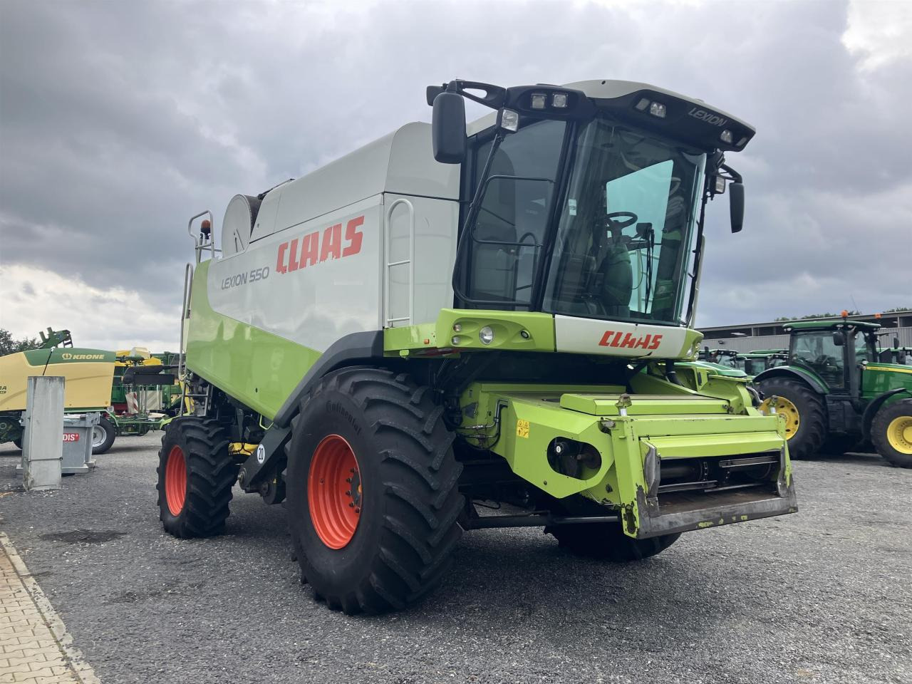 CLAAS Lexion 550 - Cosechadora de granos: foto 1 CLAAS Lexion 550 - Cosechadora de granos: foto 1