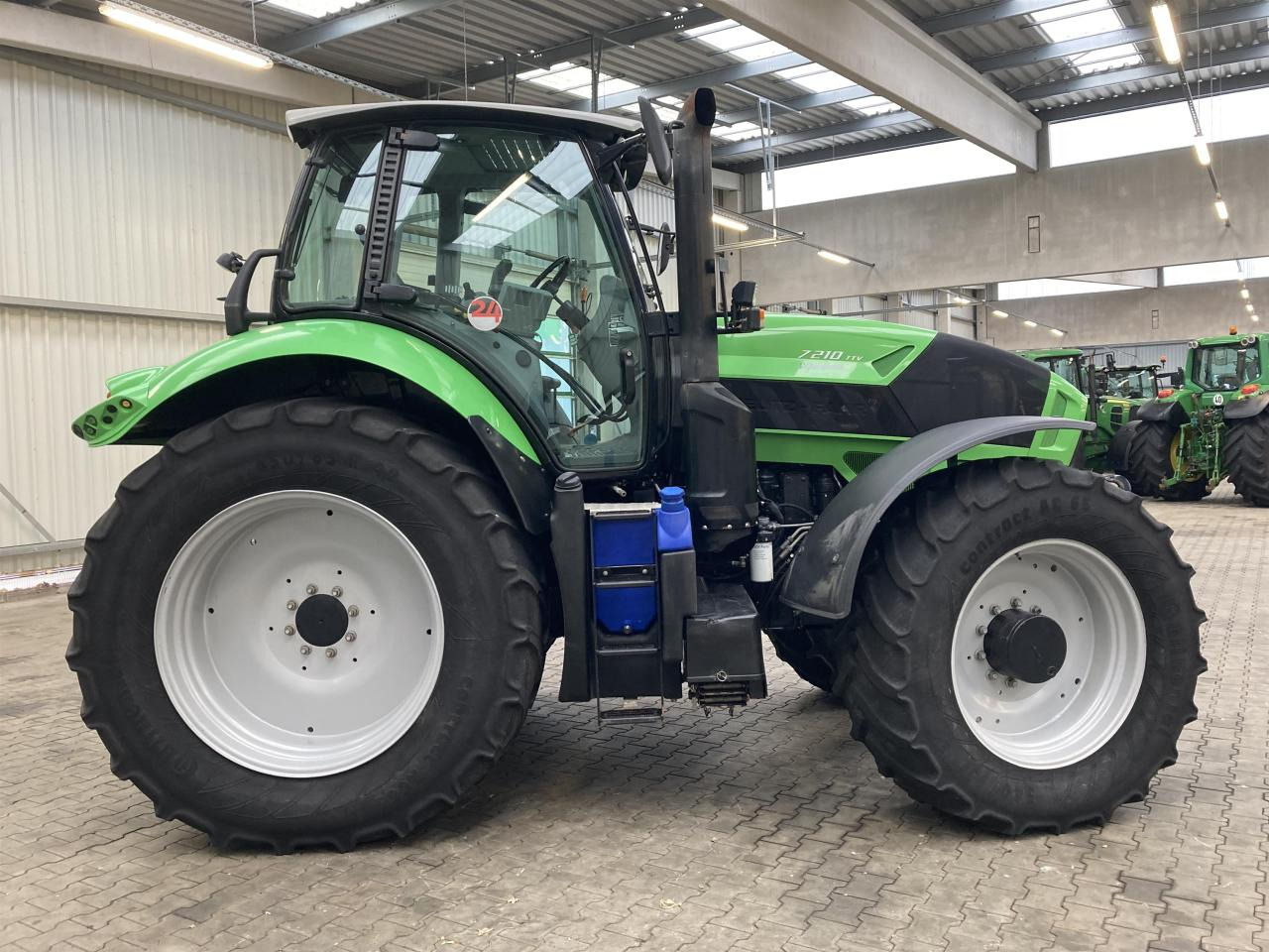 Deutz-Fahr 7210 TTV - Tractor: foto 3 Deutz-Fahr 7210 TTV - Tractor: foto 3