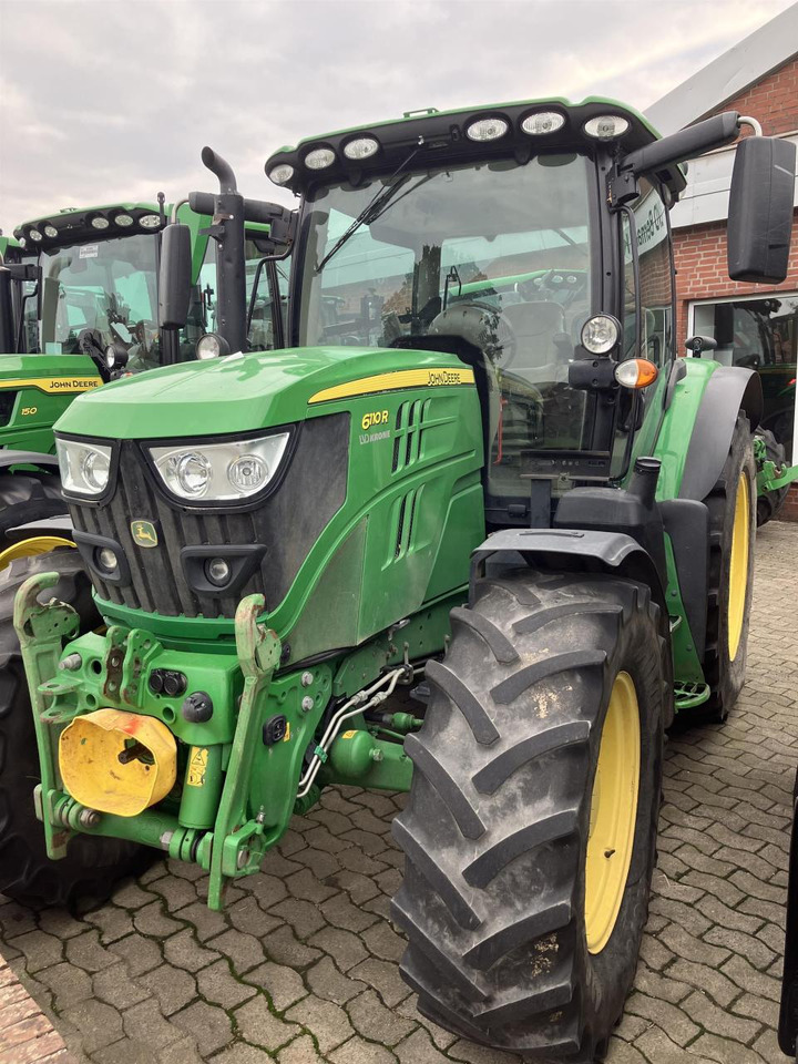 John Deere 6110R - Tractor: foto 1 John Deere 6110R - Tractor: foto 1
