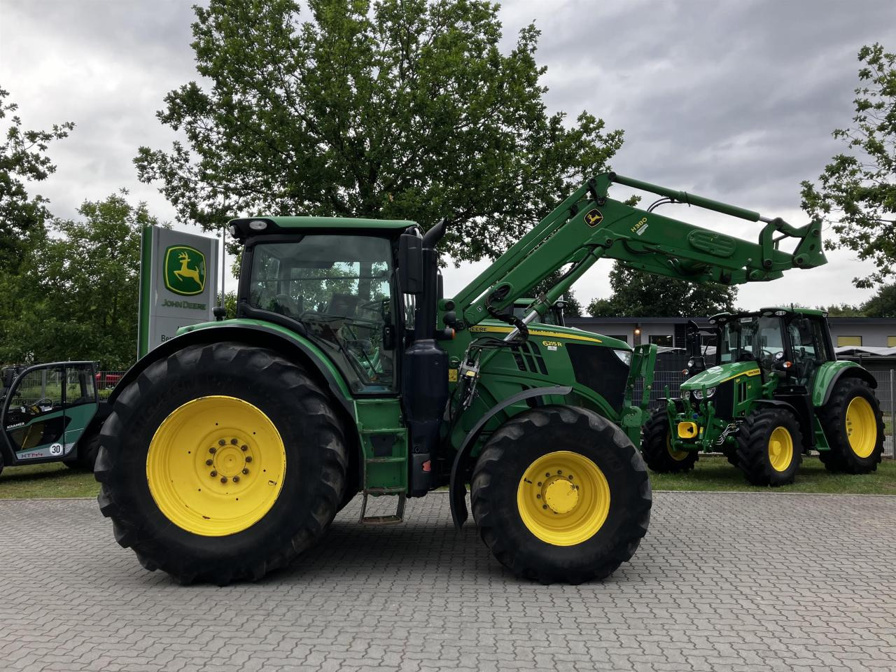 John Deere 6215R - Tractor: foto 2 John Deere 6215R - Tractor: foto 2