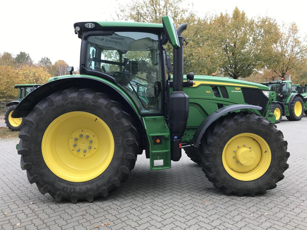 John Deere 6R 155 - Tractor: foto 2 John Deere 6R 155 - Tractor: foto 2