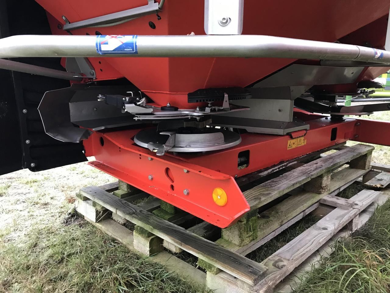 Esparcidor de fertilizantes Rauch Axis-H50.2 EMC+W: foto 6 Esparcidor de fertilizantes Rauch Axis-H50.2 EMC+W: foto 6