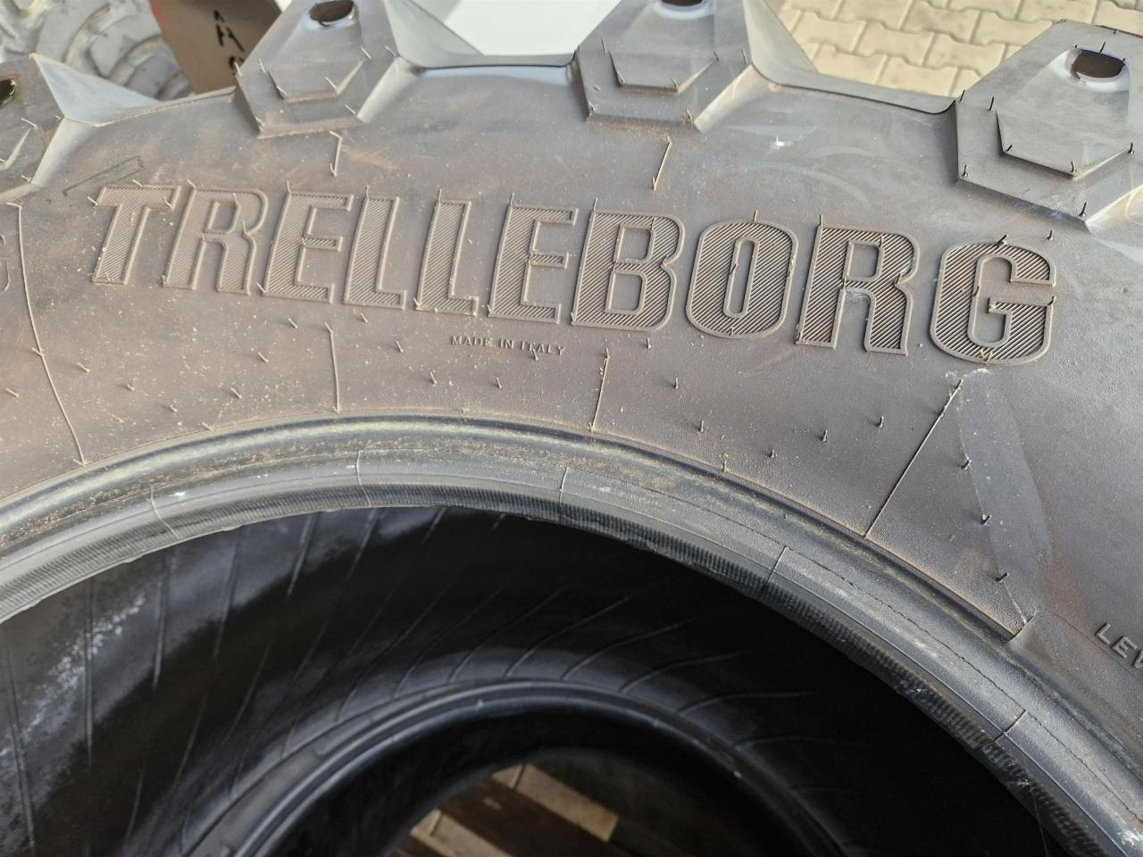 Trelleborg 600/65R28 - Neumático para Maquinaria agrícola: foto 3 Trelleborg 600/65R28 - Neumático para Maquinaria agrícola: foto 3