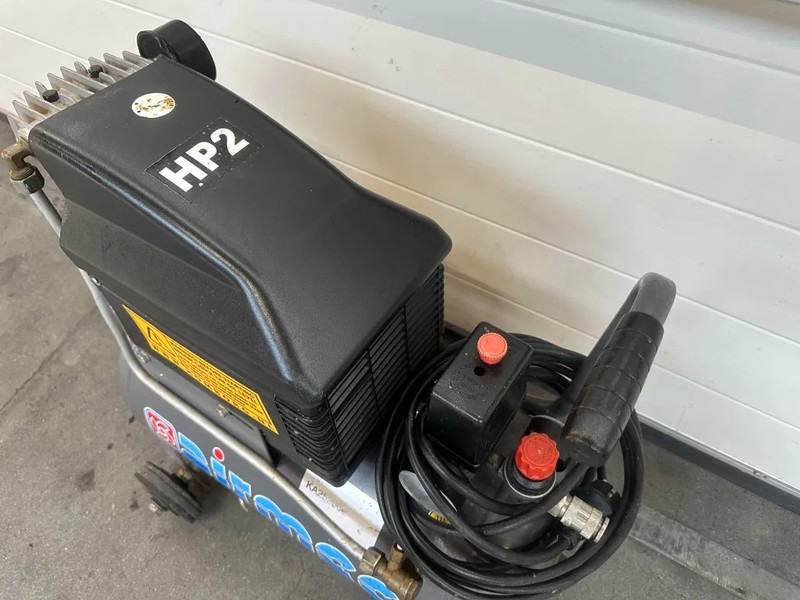 Airmec FIAC BXA 25200 Elektrische Zuigercompressor 2 PK 150 L / min 8 Bar - Compresor de aire: foto 5 Airmec FIAC BXA 25200 Elektrische Zuigercompressor 2 PK 150 L / min 8 Bar - Compresor de aire: foto 5