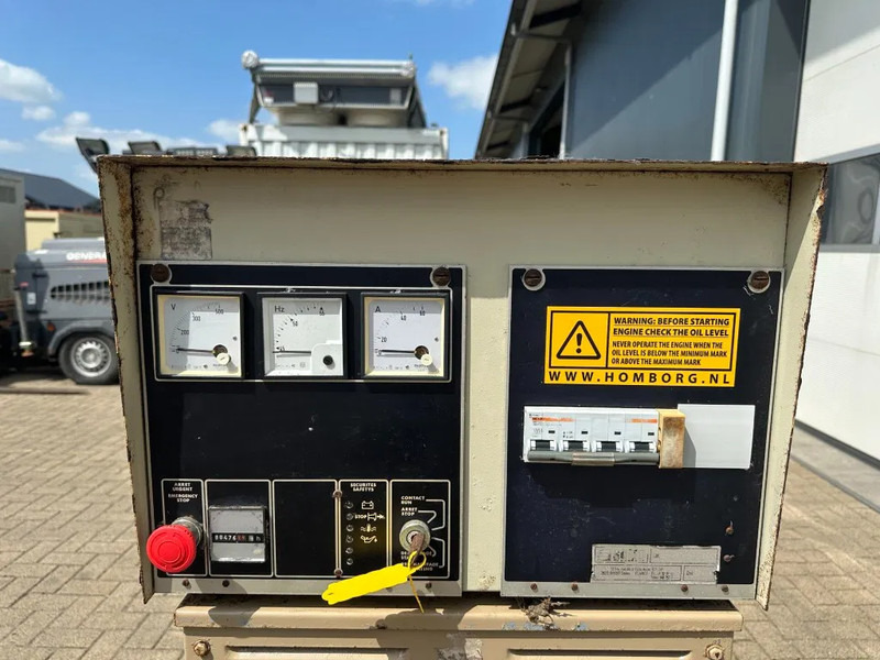 Cummins 4B3.9 SDMO Leroy Somer 40 kVA noodstroom generatorset 476 hours - Generador industriale: foto 3 Cummins 4B3.9 SDMO Leroy Somer 40 kVA noodstroom generatorset 476 hours - Generador industriale: foto 3