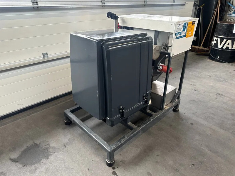 Deutz F2L 1011 Stamford 11 kVA generatorset - Generador industriale: foto 4 Deutz F2L 1011 Stamford 11 kVA generatorset - Generador industriale: foto 4