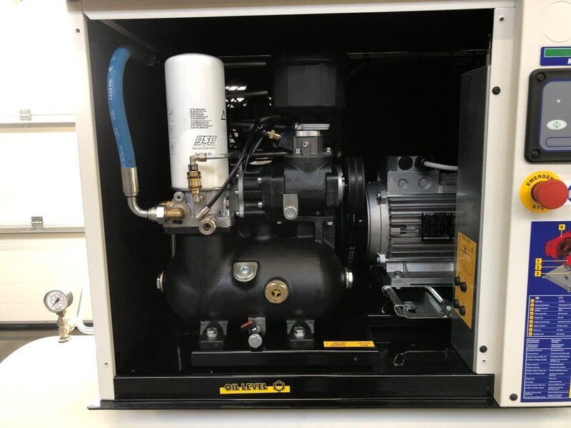 Fiac New Silver 10 / 300 Silent 7.5 kW 860 L / min 10 bar Elektrische Schroefcompressor met ketel - Compresor de aire: foto 3 Fiac New Silver 10 / 300 Silent 7.5 kW 860 L / min 10 bar Elektrische Schroefcompressor met ketel - Compresor de aire: foto 3