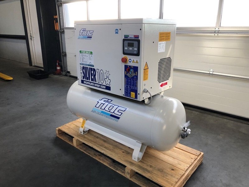 Fiac New Silver 10 / 300 Silent 7.5 kW 860 L / min 10 bar Elektrische Schroefcompressor met ketel - Compresor de aire: foto 4 Fiac New Silver 10 / 300 Silent 7.5 kW 860 L / min 10 bar Elektrische Schroefcompressor met ketel - Compresor de aire: foto 4