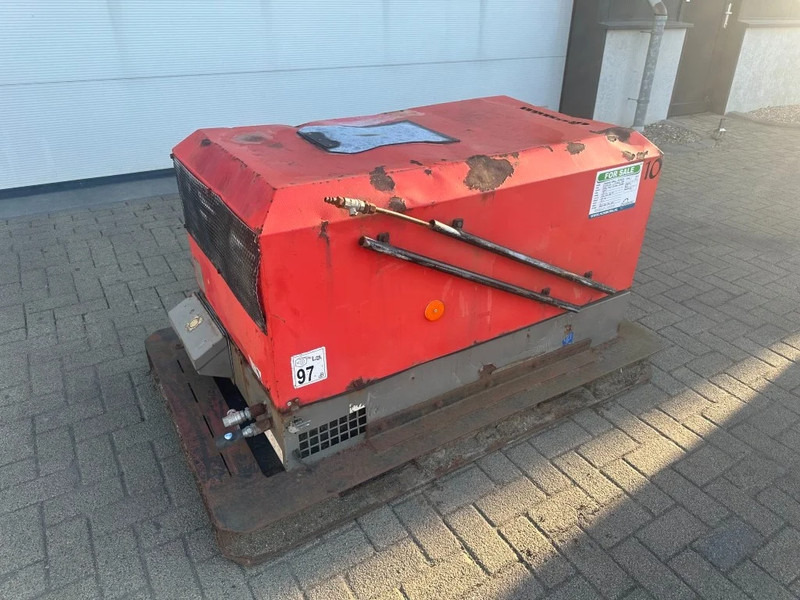 Ingersoll Rand 720 R1051SF Kubota D1005 Diesel Compressor 2000 L / min 17.5 kW 8.6 Bar - Compresor de aire: foto 2 Ingersoll Rand 720 R1051SF Kubota D1005 Diesel Compressor 2000 L / min 17.5 kW 8.6 Bar - Compresor de aire: foto 2