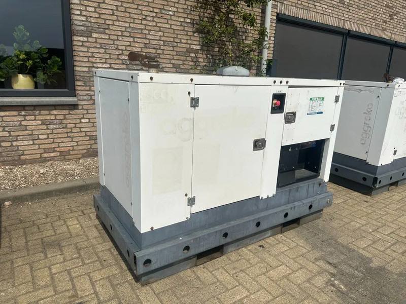 Generador industriale Iveco FPT F32 AM1A Leroy Somer 32 kVA Silent generatorset 368 hours !: foto 8
