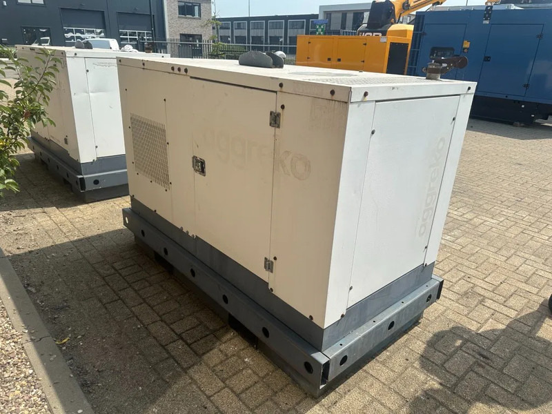 Generador industriale Iveco FPT F32 AM1A Leroy Somer 32 kVA Silent generatorset 368 hours !: foto 10