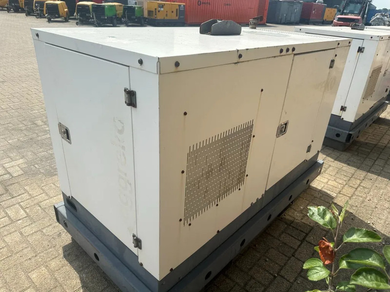 Generador industriale Iveco FPT F32 AM1A Leroy Somer 32 kVA Silent generatorset 368 hours !: foto 12
