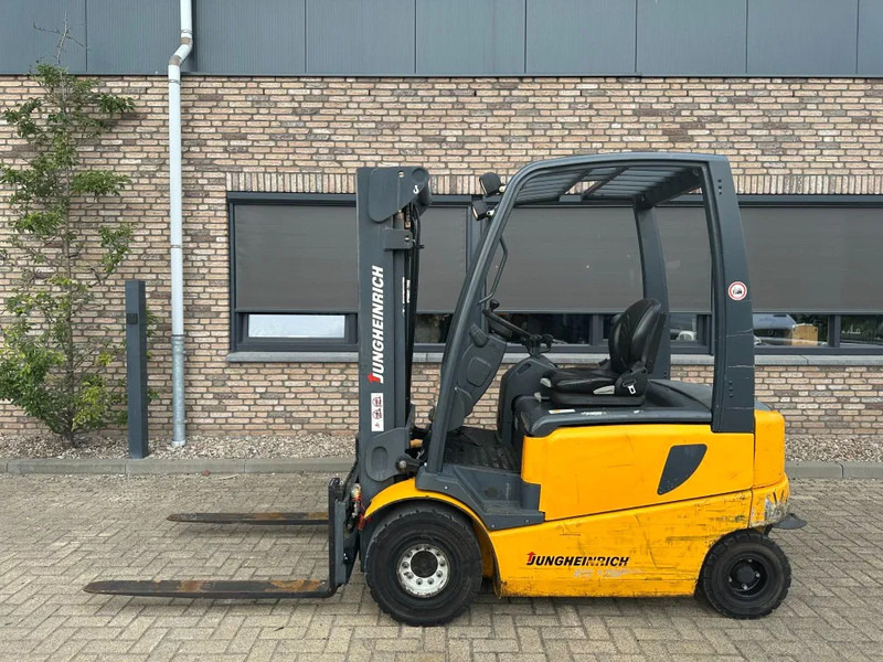 Jungheinrich EFG 425 k-470DZ/SP 2.5 ton Triplex Freelift Sideshift Elektra Heftruck Accu 2016 - Carretilla elevadora eléctrica: foto 2 Jungheinrich EFG 425 k-470DZ/SP 2.5 ton Triplex Freelift Sideshift Elektra Heftruck Accu 2016 - Carretilla elevadora eléctrica: foto 2