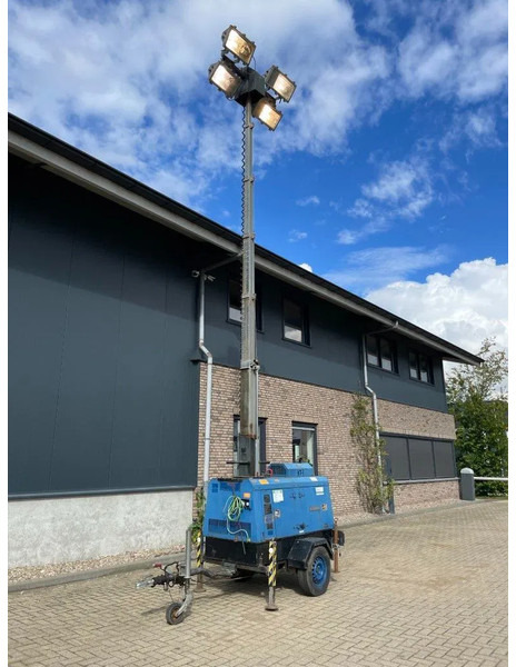 Kubota Superlight VT1 mobiele lichtmast-generator - Torre de iluminación: foto 1 Kubota Superlight VT1 mobiele lichtmast-generator - Torre de iluminación: foto 1