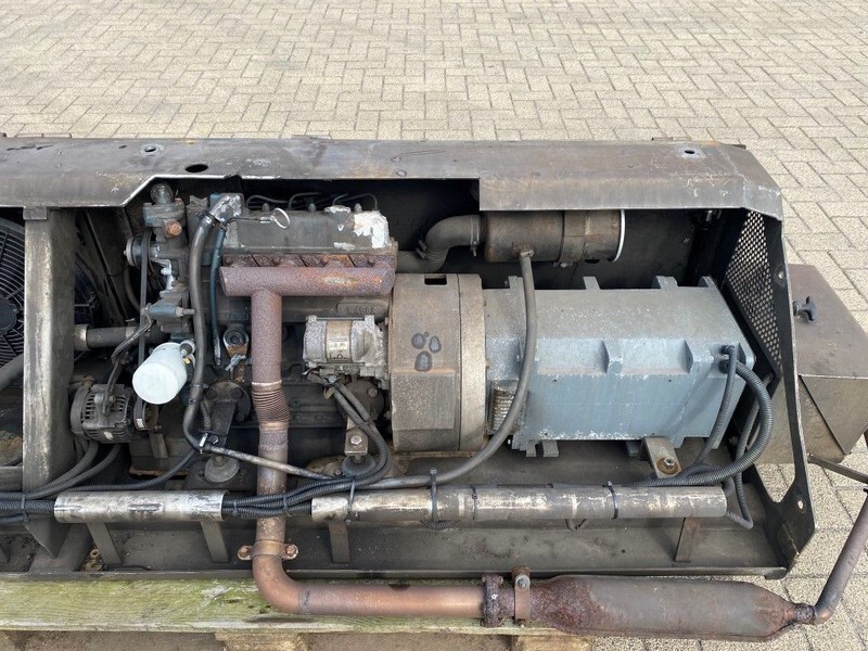 Kubota V1505 Vrachtwagen aggregaat 12.5 kVA generatorset - Generador industriale: foto 3 Kubota V1505 Vrachtwagen aggregaat 12.5 kVA generatorset - Generador industriale: foto 3