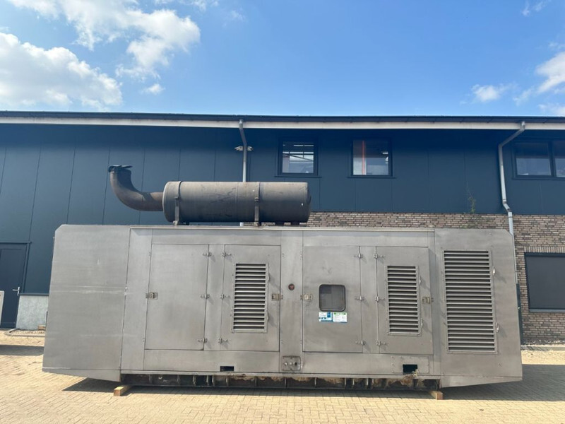 Perkins 4006-23TAG3A Stamford 900 kVA Silent generatorset - Generador industriale: foto 1 Perkins 4006-23TAG3A Stamford 900 kVA Silent generatorset - Generador industriale: foto 1