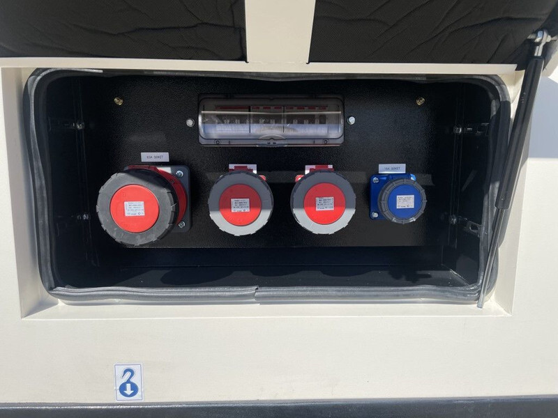 Perkins Nieuwe K-Line 66 kVA silent Rental Version! - Generador industriale: foto 5 Perkins Nieuwe K-Line 66 kVA silent Rental Version! - Generador industriale: foto 5