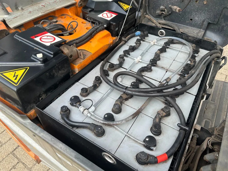 Still RX 50-15 Triplex Freelift Sideshift Elektra Heftruck 1.5 ton Accu 2021 - Carretilla elevadora eléctrica: foto 4 Still RX 50-15 Triplex Freelift Sideshift Elektra Heftruck 1.5 ton Accu 2021 - Carretilla elevadora eléctrica: foto 4